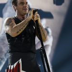 Robbie 8 150x150 - Robbie Williams fait le show à l'Accor Hôtels Arena