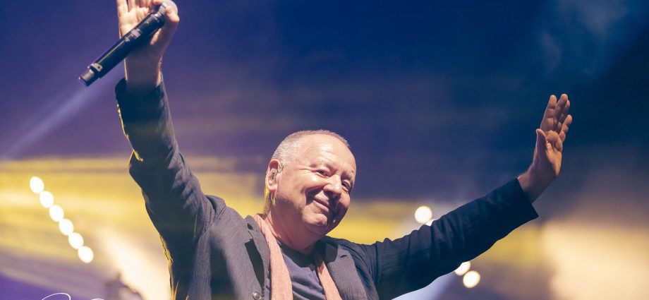 Jim Kerr Simple Minds Concert Paris 2022