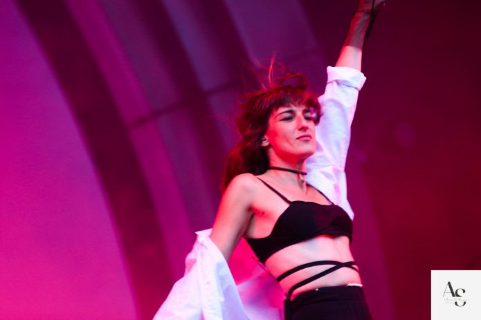 IMG 0539 1 695x463 - Juliette Armanet déclare sa flamme aux Francofolies de Spa